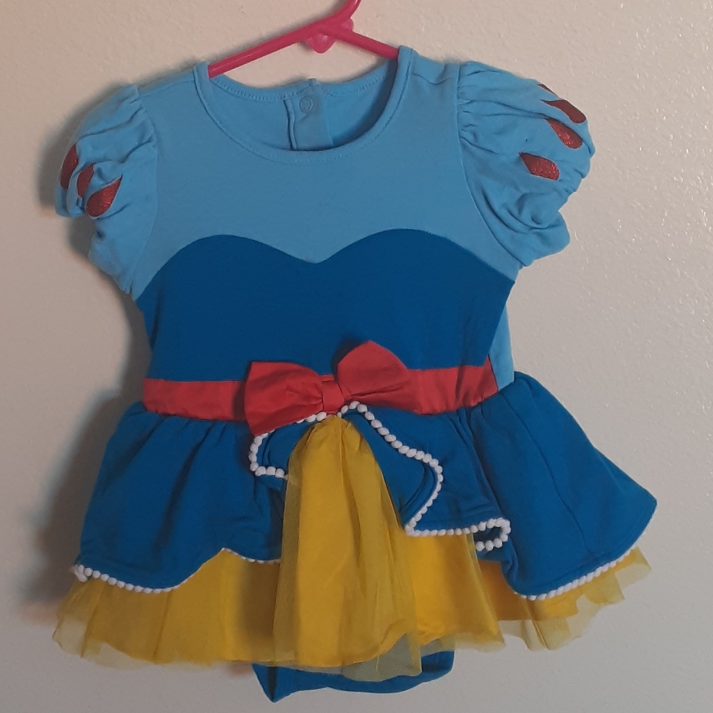 Snow white onsie